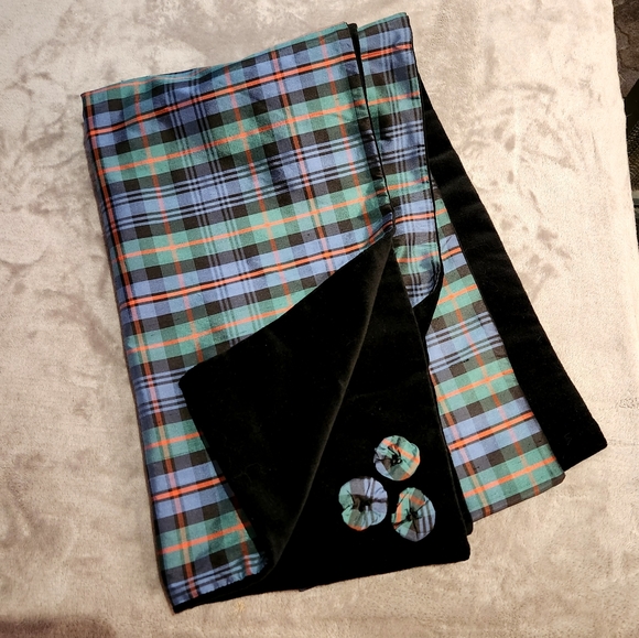 NEW Scottish Plaid Tartan 100% Silk & Velvet Wrap Shawl - Picture 6 of 7